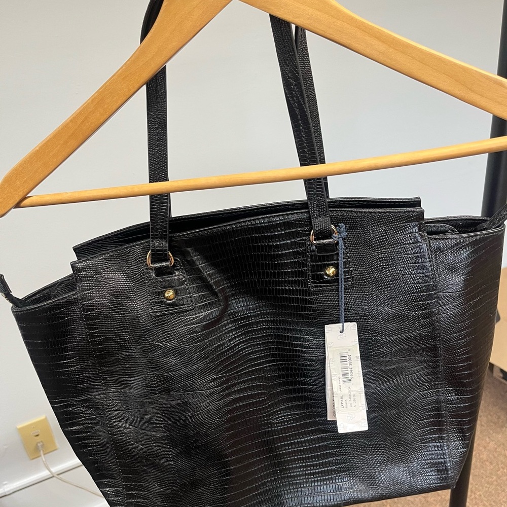 Dooney & Bourke Black Large Crocodile Pattern Bag “Fanny” - Picture 3 of 15
